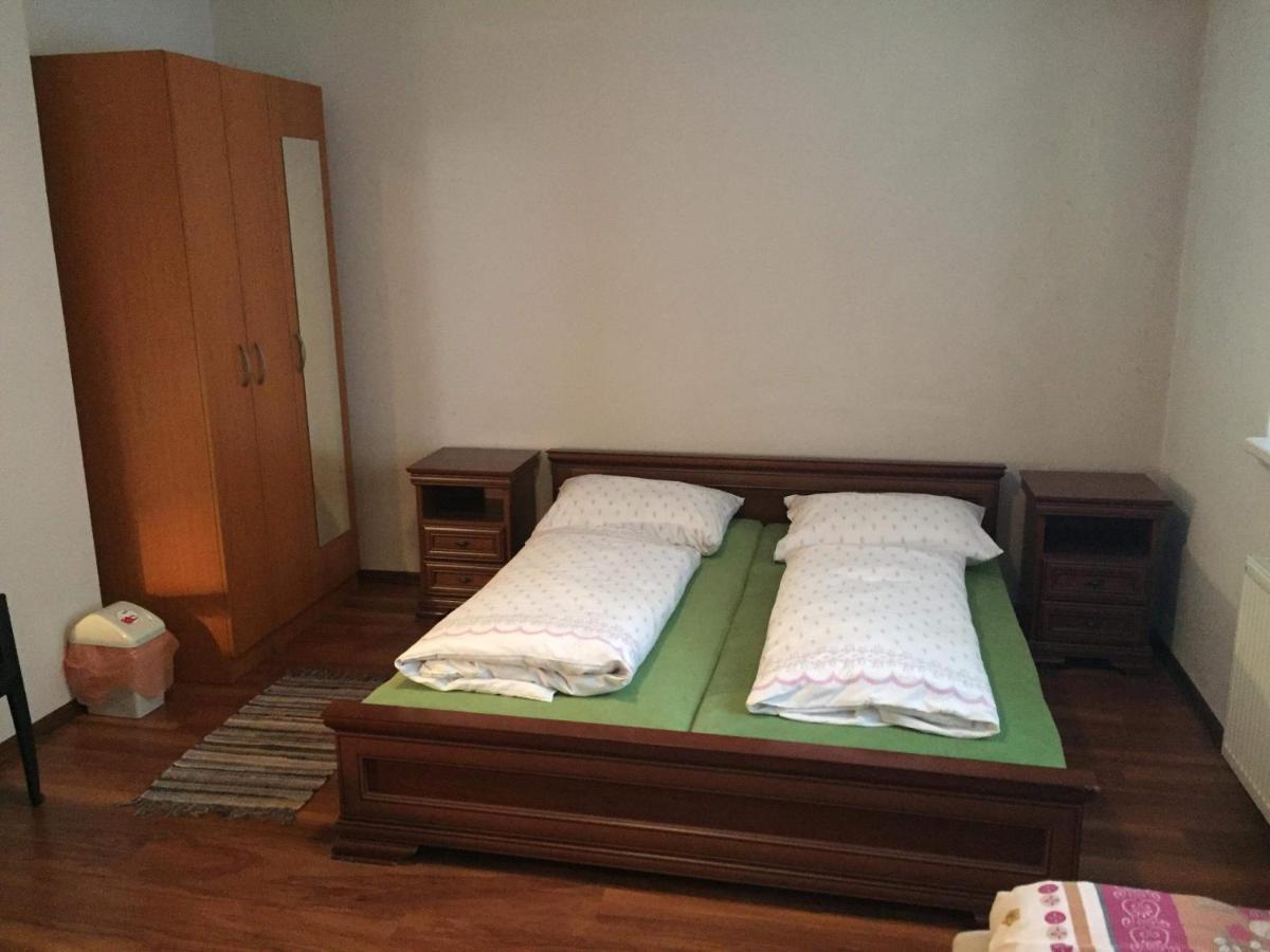 ז'ילינה Hostel Fontana מראה חיצוני תמונה