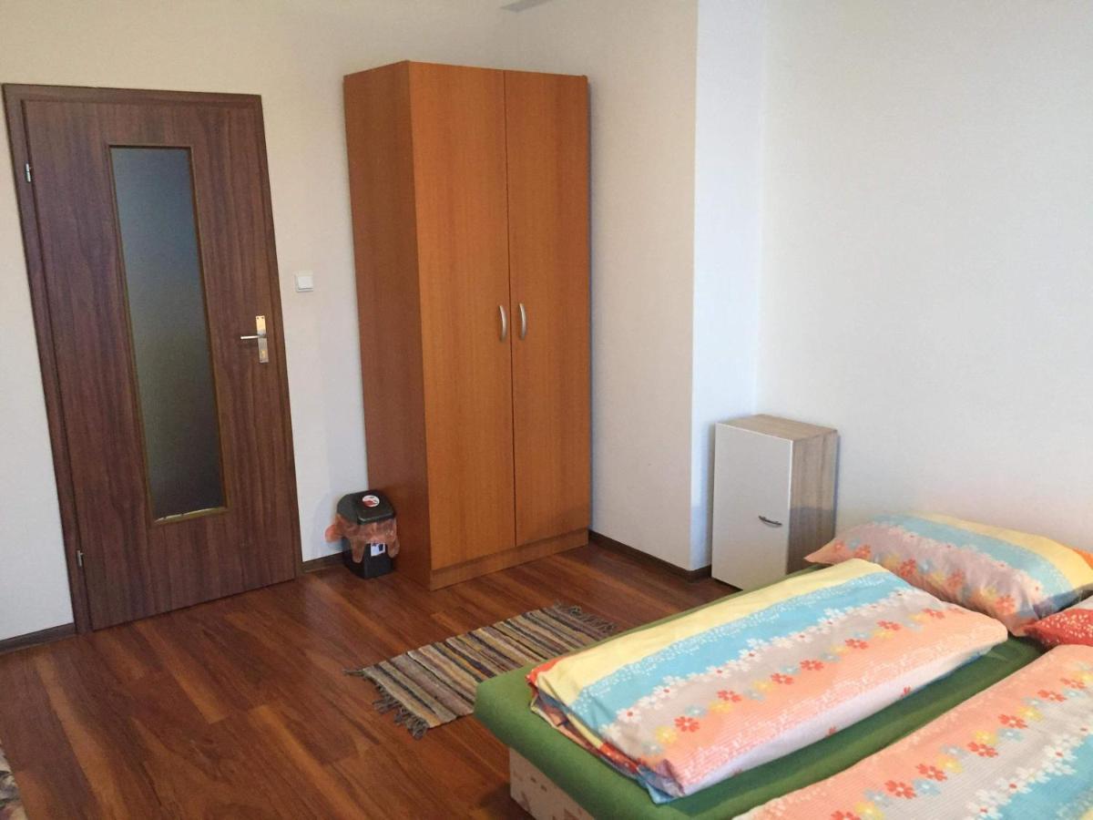ז'ילינה Hostel Fontana מראה חיצוני תמונה