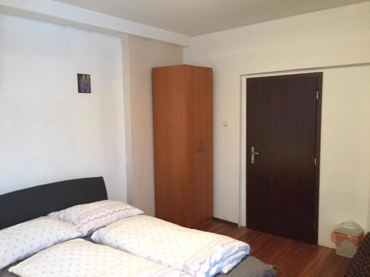 ז'ילינה Hostel Fontana מראה חיצוני תמונה