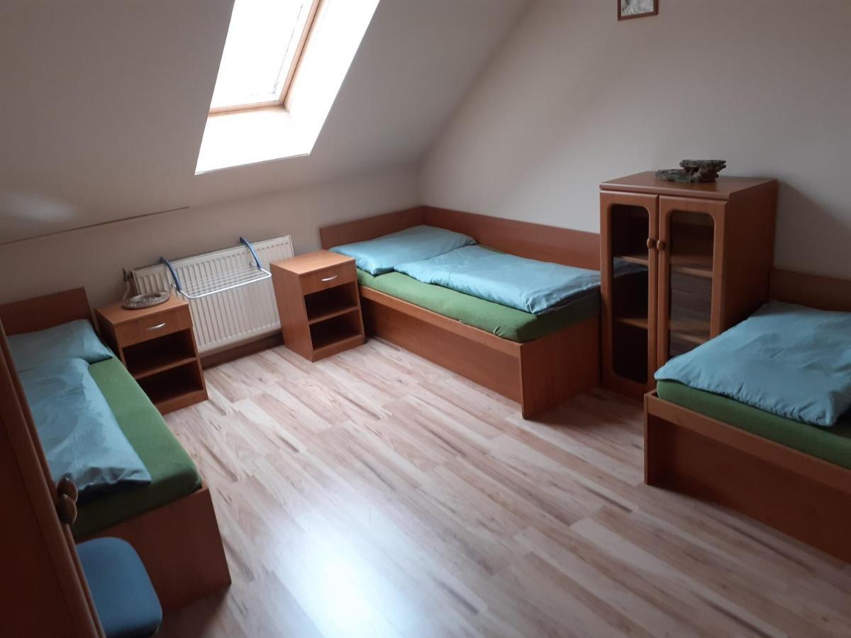ז'ילינה Hostel Fontana מראה חיצוני תמונה